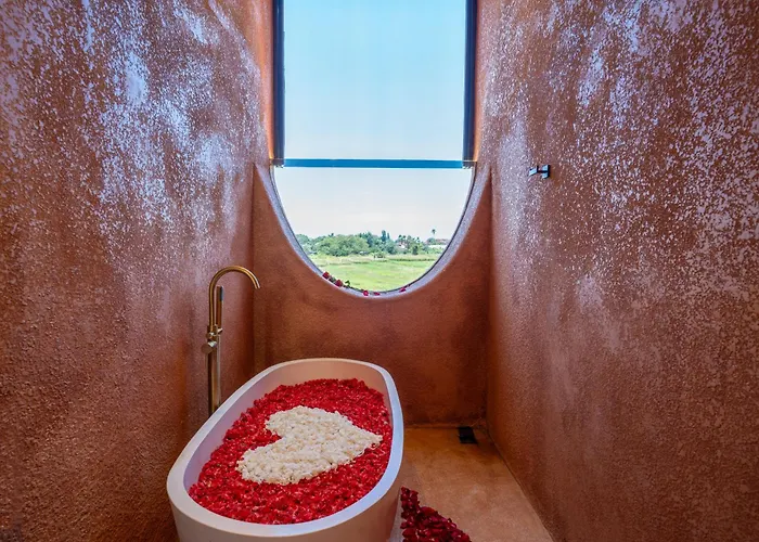 Sajeeva Private Honeymoon - Brand New Villa *